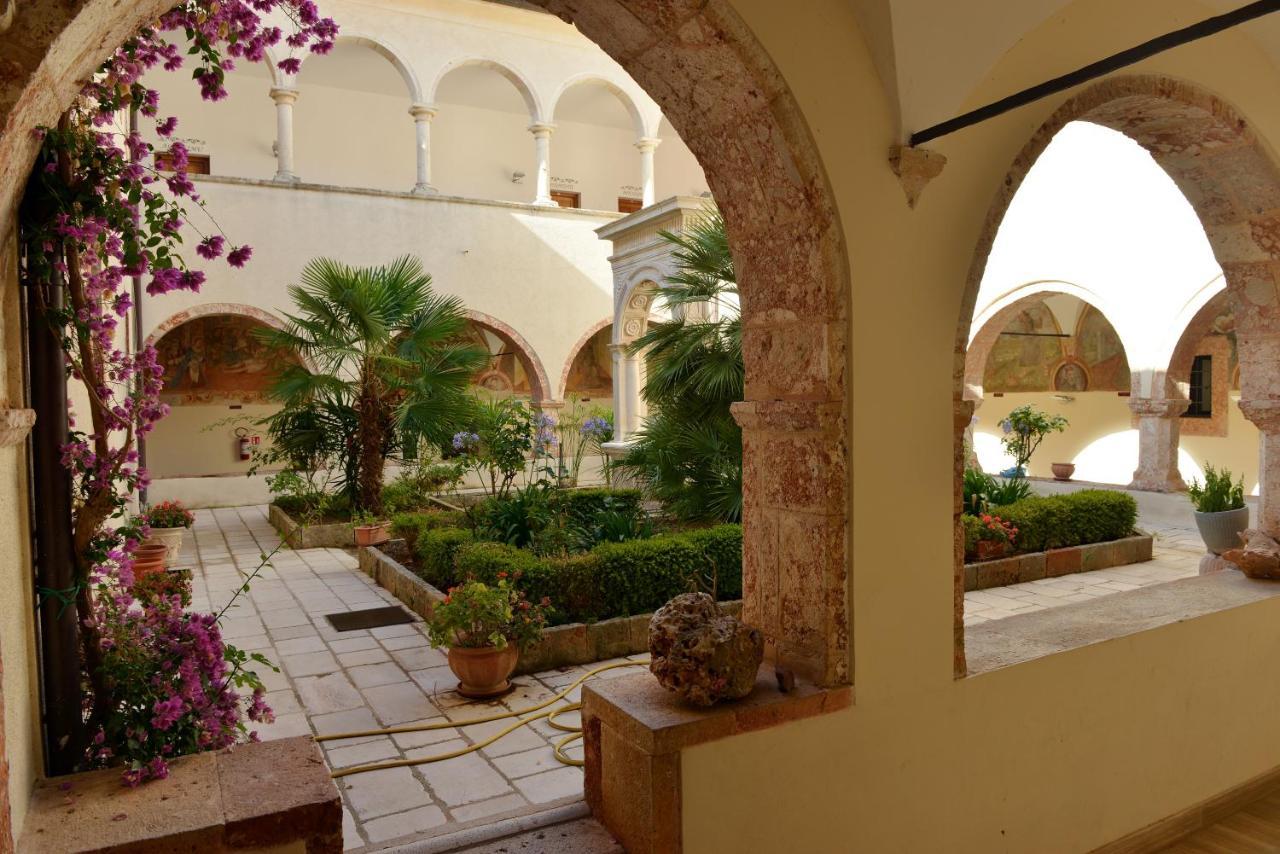 Готель Convento Di Stignano Rignano Garganico Екстер'єр фото