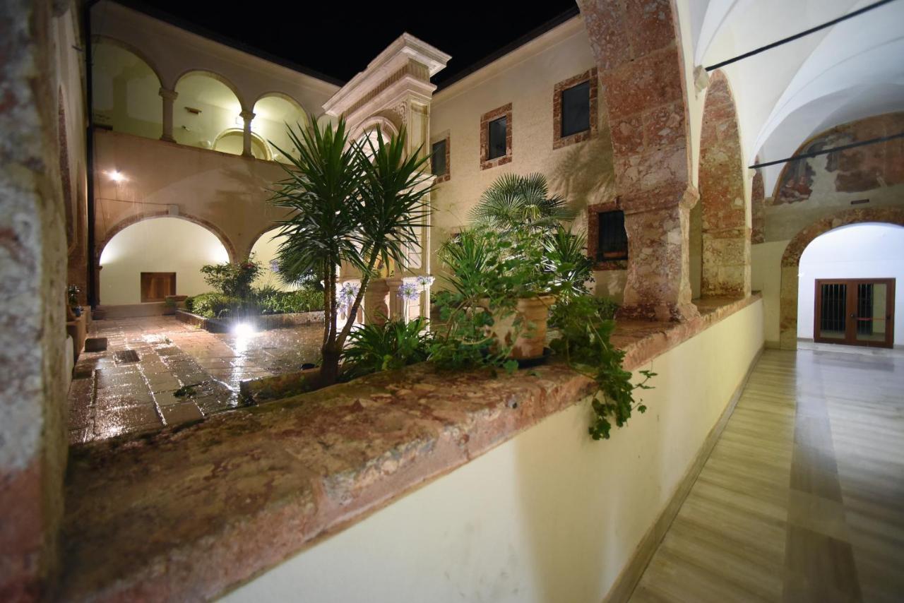 Готель Convento Di Stignano Rignano Garganico Екстер'єр фото