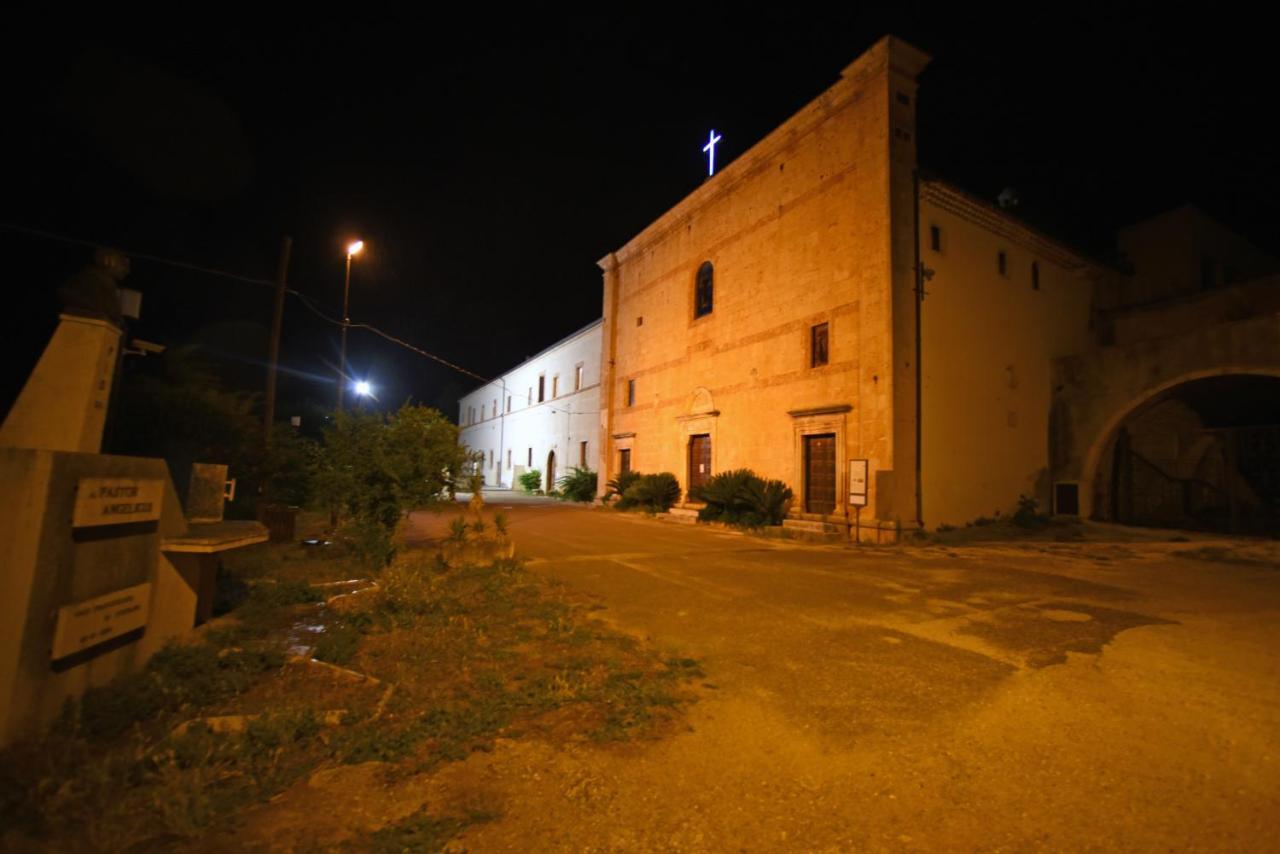 Готель Convento Di Stignano Rignano Garganico Екстер'єр фото