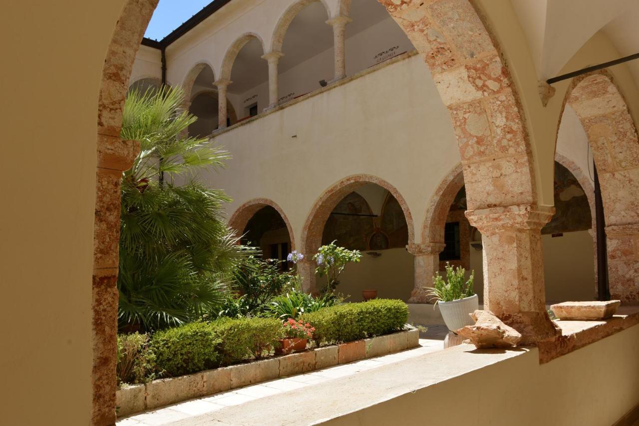 Готель Convento Di Stignano Rignano Garganico Екстер'єр фото