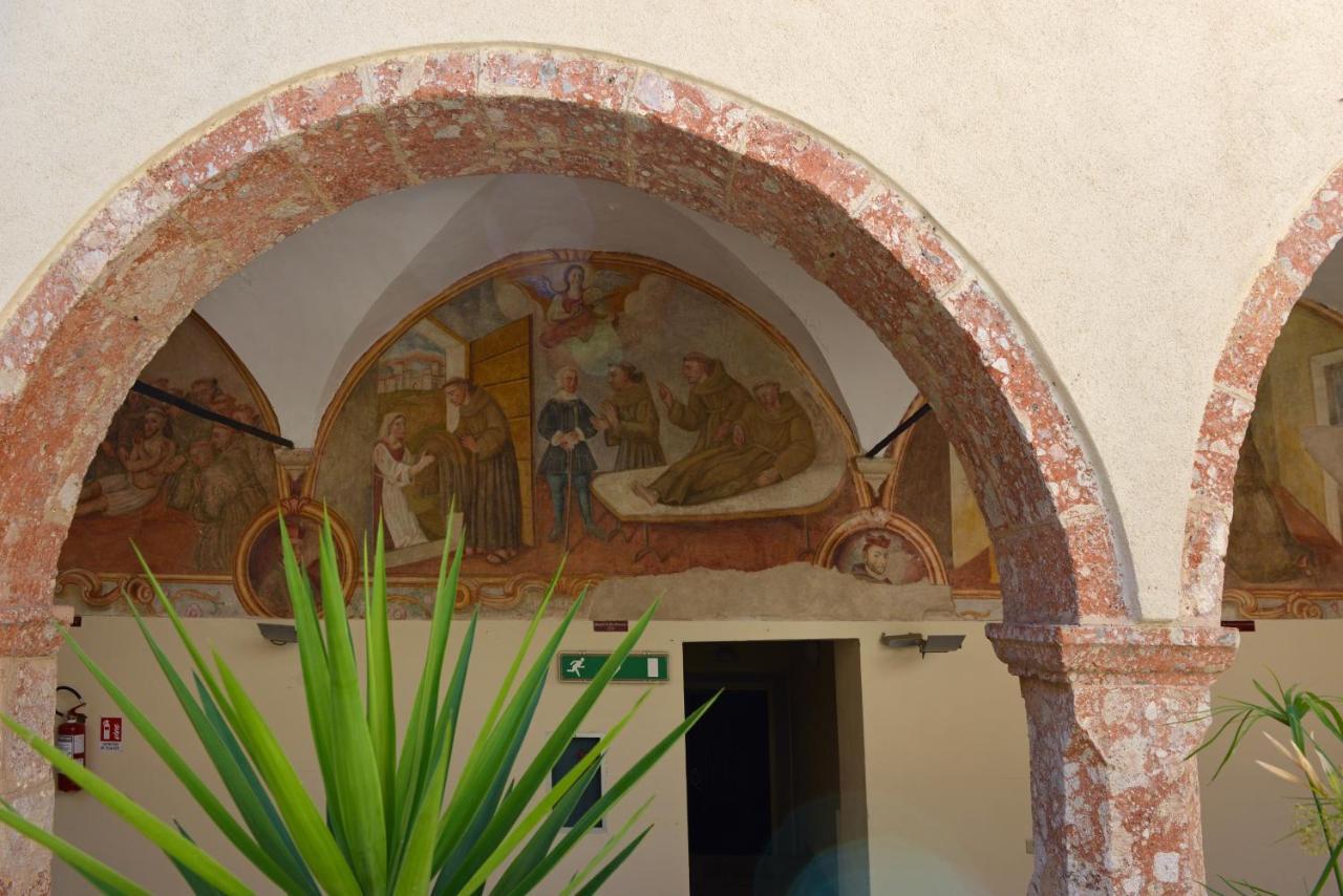 Готель Convento Di Stignano Rignano Garganico Екстер'єр фото
